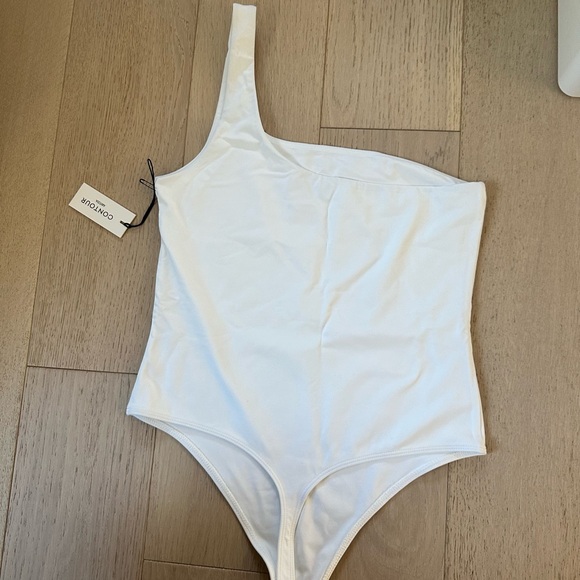 NWT Babaton Contour One shoulder Bodysuit size L - Picture 2 of 3